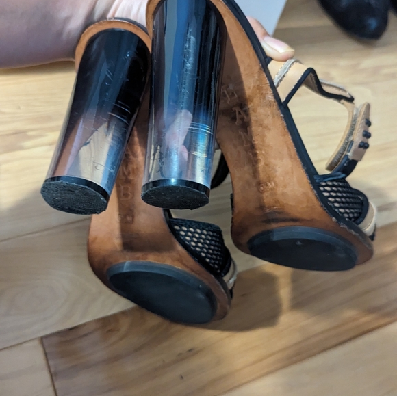 L.A.M.B. Gwen Stefani Lucite Heel 6.5 - Picture 3 of 6